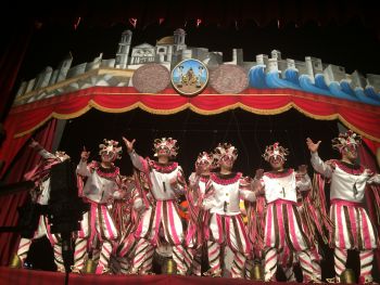 <h2>Marionetas que cobran vida en el teatro falla</h2><br/>